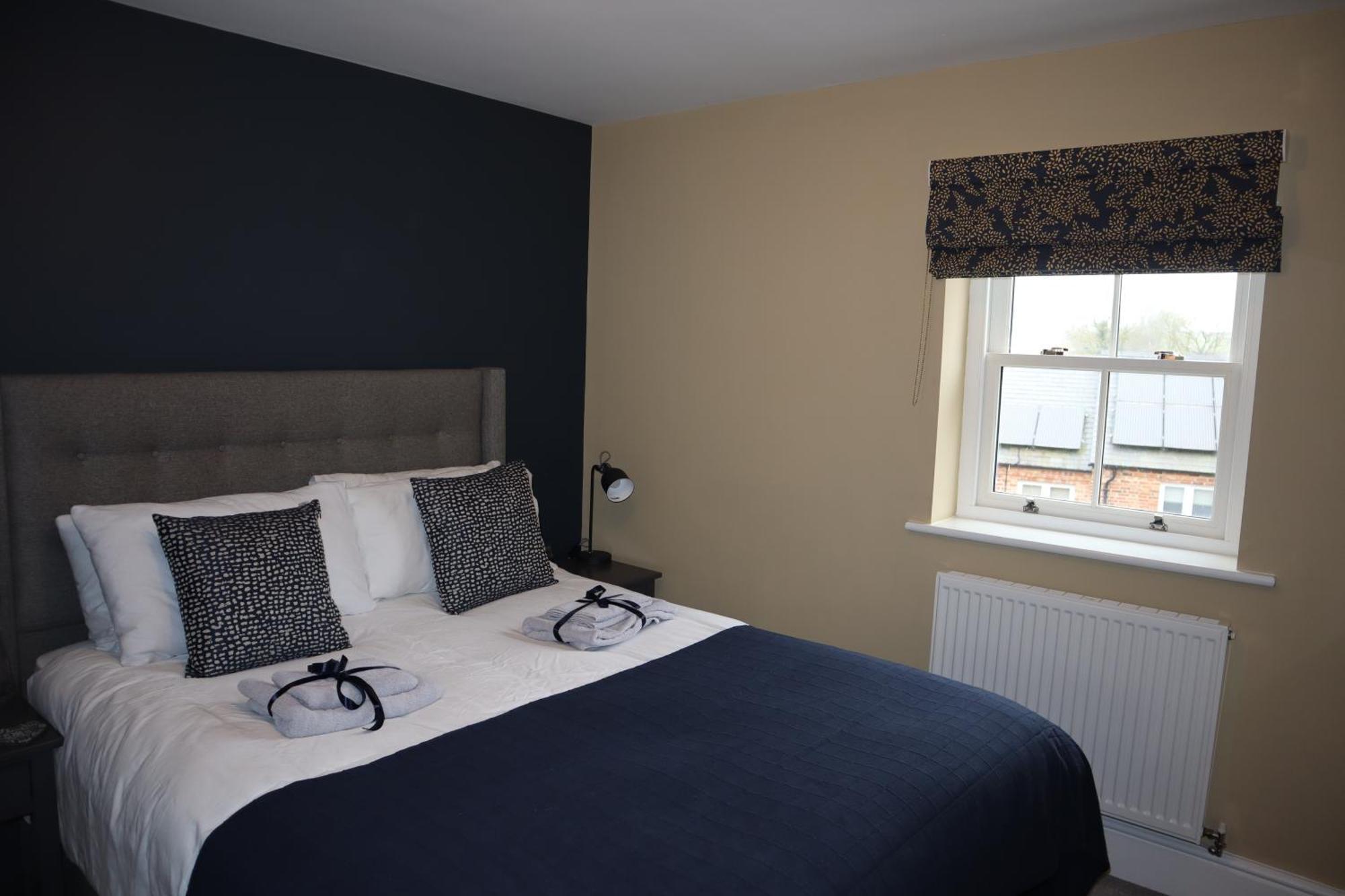 Canal View Cottage With Log Fire & Parking Blisworth Exterior photo