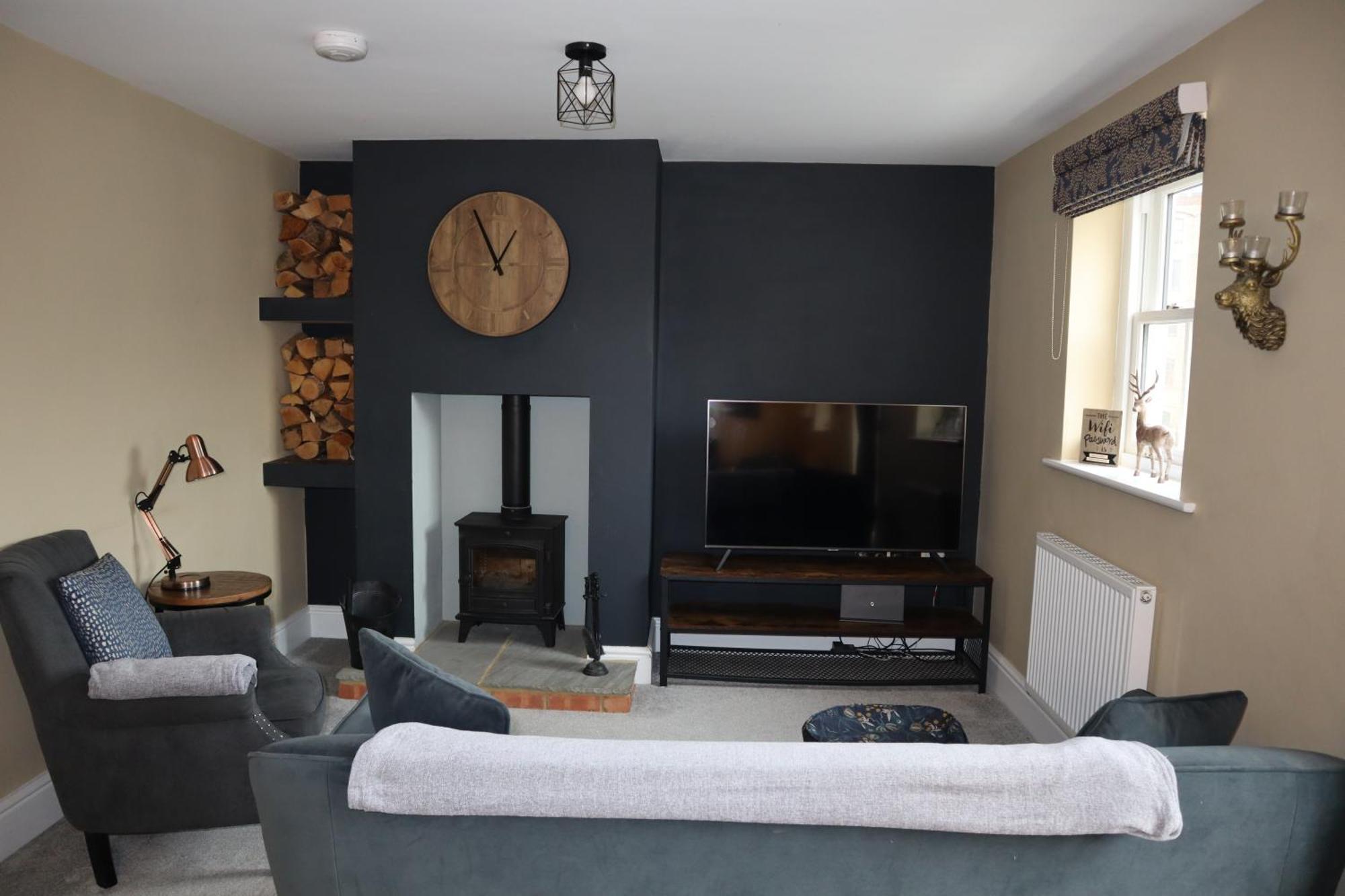 Canal View Cottage With Log Fire & Parking Blisworth Exterior photo